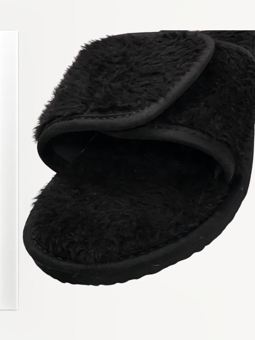 TRAVELKHUSHI Women Black Fur Flip Flops - image 4